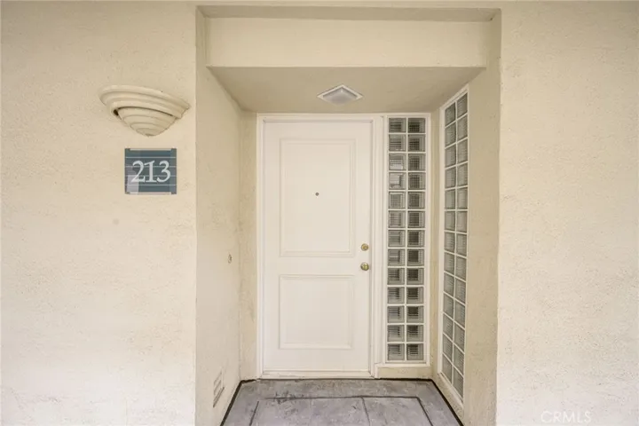 2233 Martin 213, Irvine, California 92612