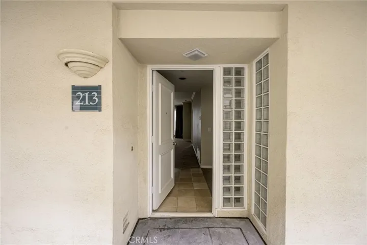 2233 Martin 213, Irvine, California 92612