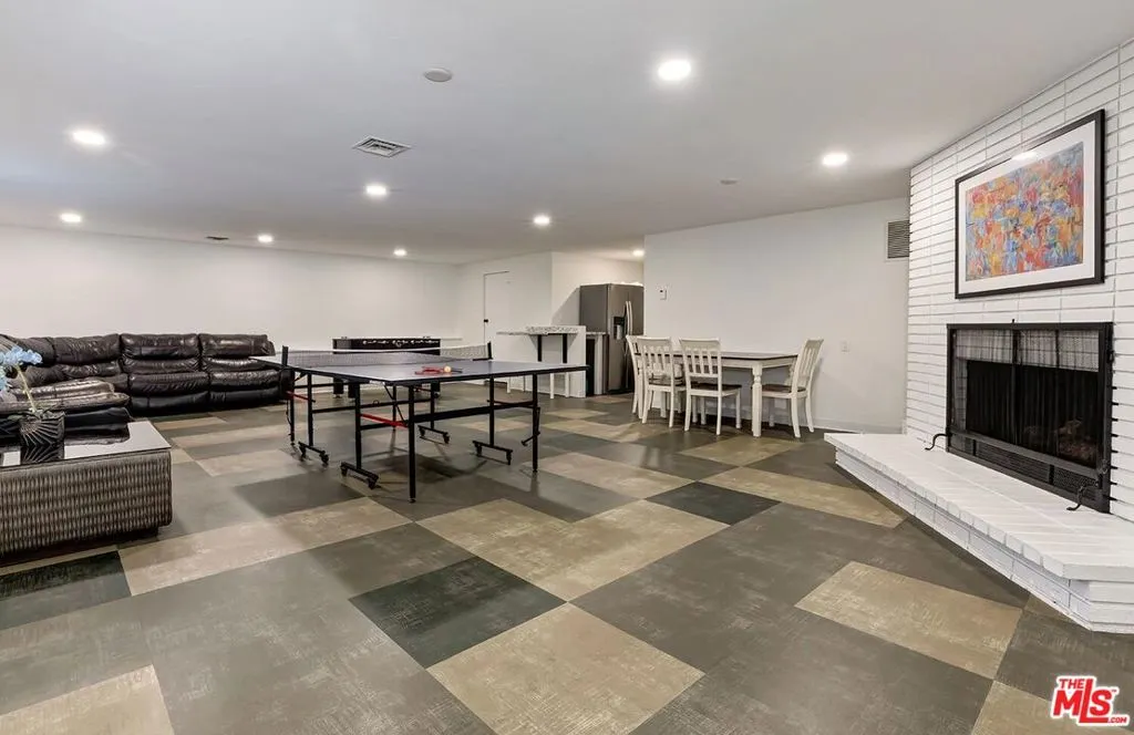 1454 Reeves Street 2, Los Angeles, California 90035 home-pic-17