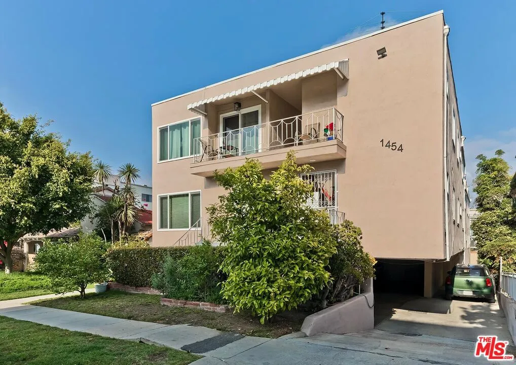 1454 Reeves Street 2, Los Angeles, California 90035 home-pic-18