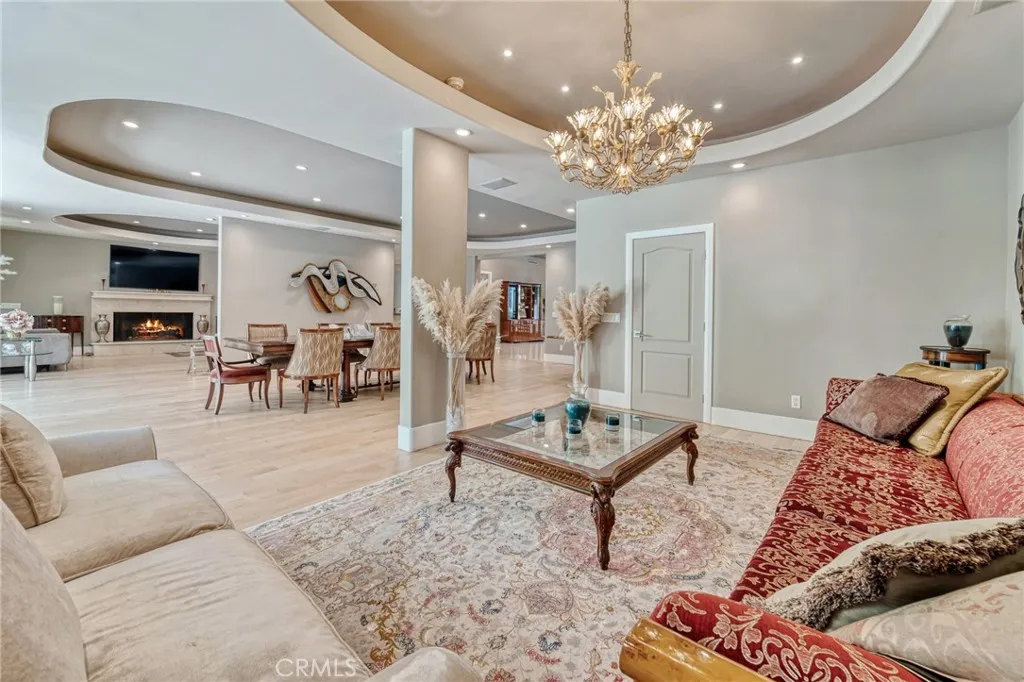 15737 Sutton Street, Encino, California 91436 home-pic-9