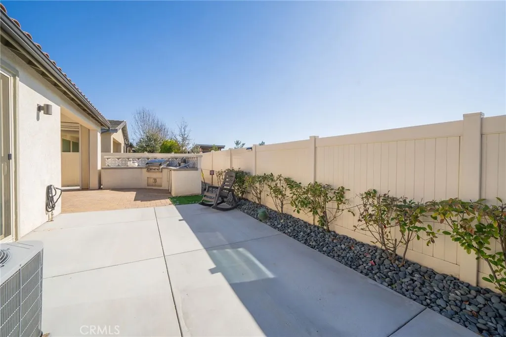 1525 Overpark Lane, Beaumont, California 92223 home-pic-32