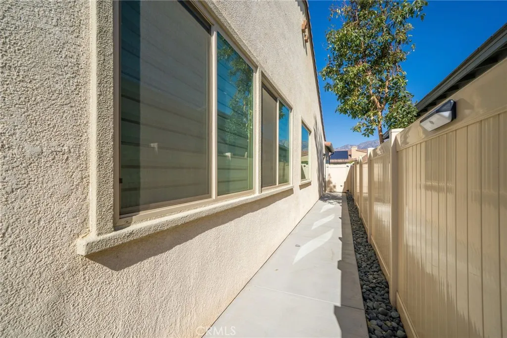 1525 Overpark Lane, Beaumont, California 92223 home-pic-17