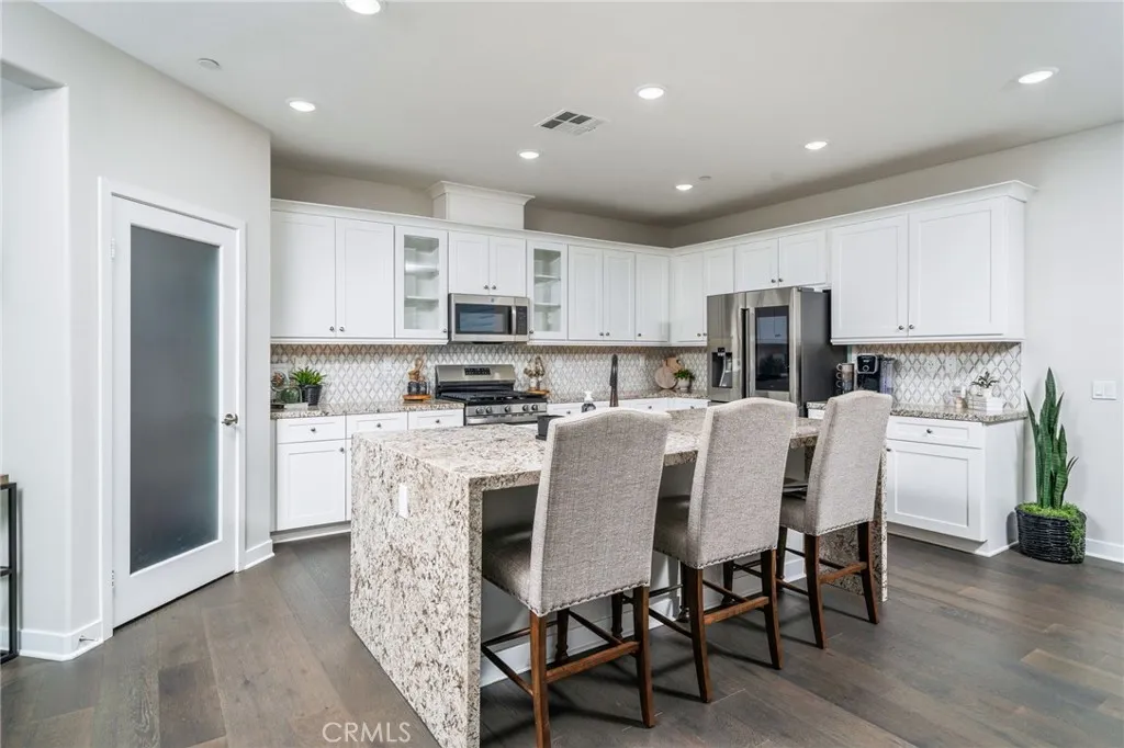 1525 Overpark Lane, Beaumont, California 92223 home-pic-3
