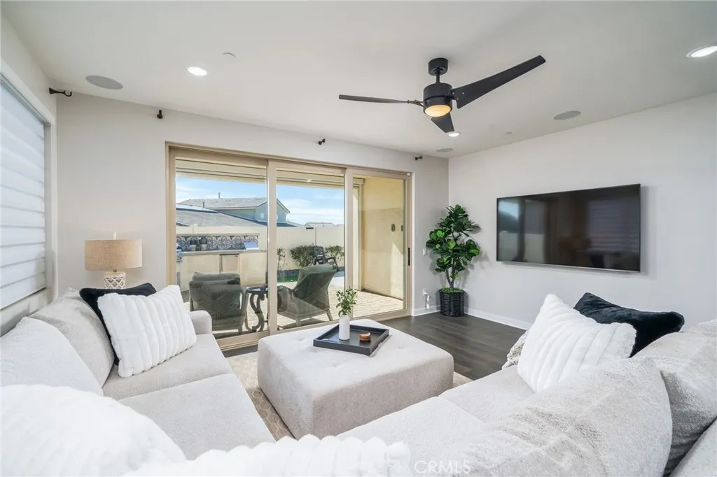 1525 Overpark Lane, Beaumont, California 92223 home-pic-8