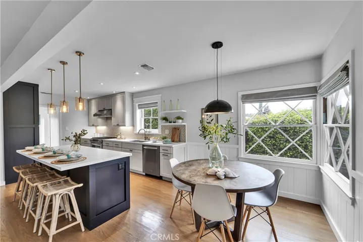 21820 Dumetz Road, Woodland Hills, California 91364