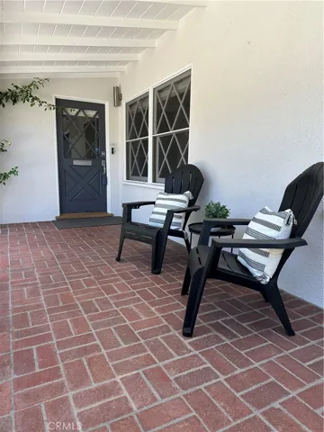 21820 Dumetz Road, Woodland Hills, California 91364
