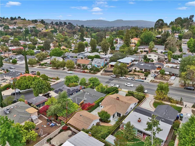 21820 Dumetz Road, Woodland Hills, California 91364