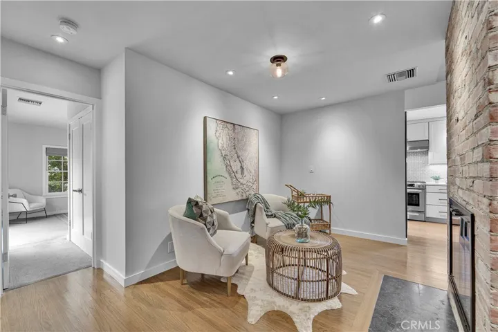 21820 Dumetz Road, Woodland Hills, California 91364
