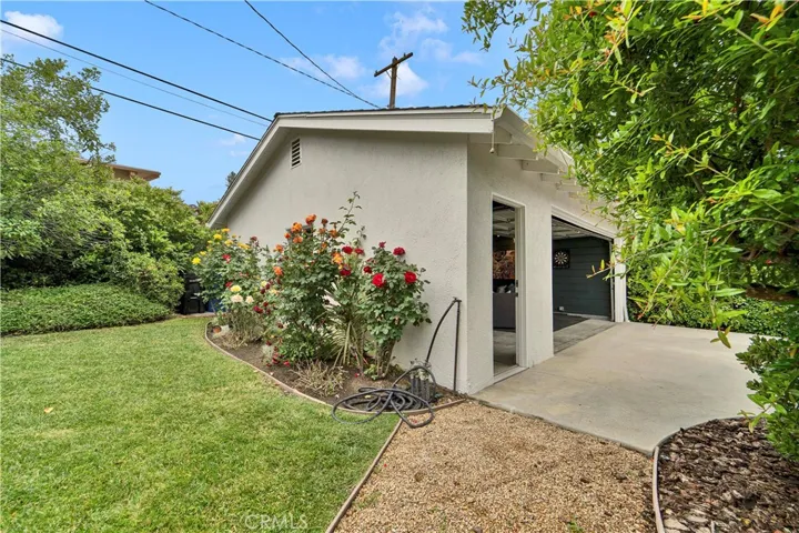 21820 Dumetz Road, Woodland Hills, California 91364