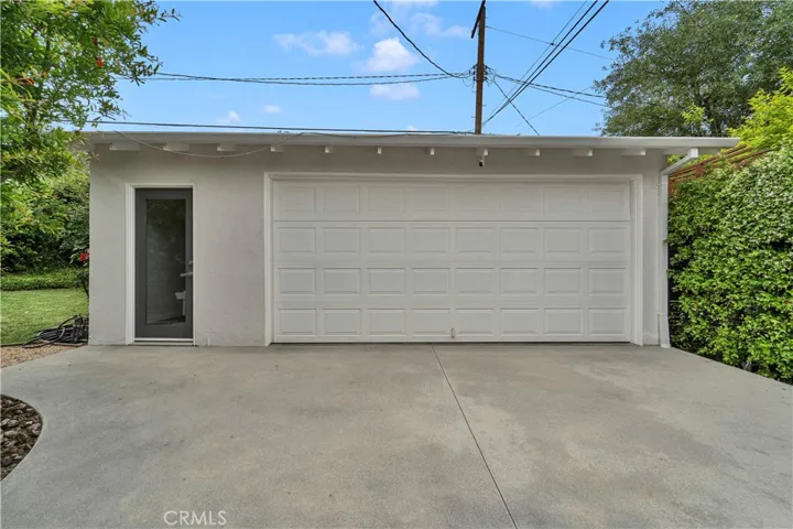 21820 Dumetz Road, Woodland Hills, California 91364