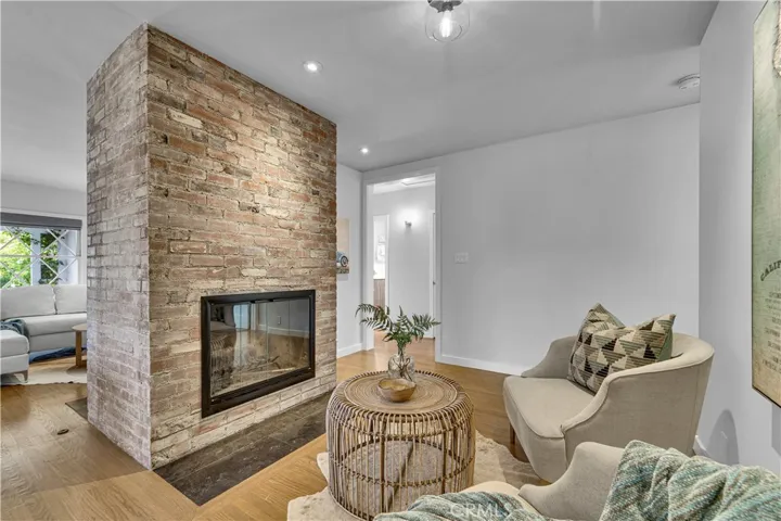 21820 Dumetz Road, Woodland Hills, California 91364