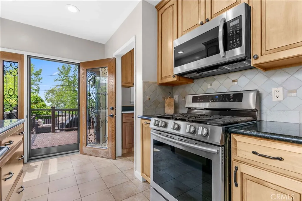 3348 Burritt Way, La Crescenta, California 91214 home-pic-19