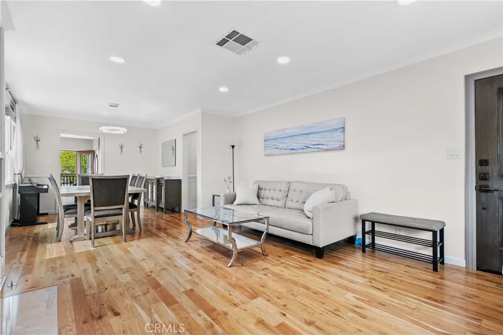 3348 Burritt Way, La Crescenta, California 91214 home-pic-14