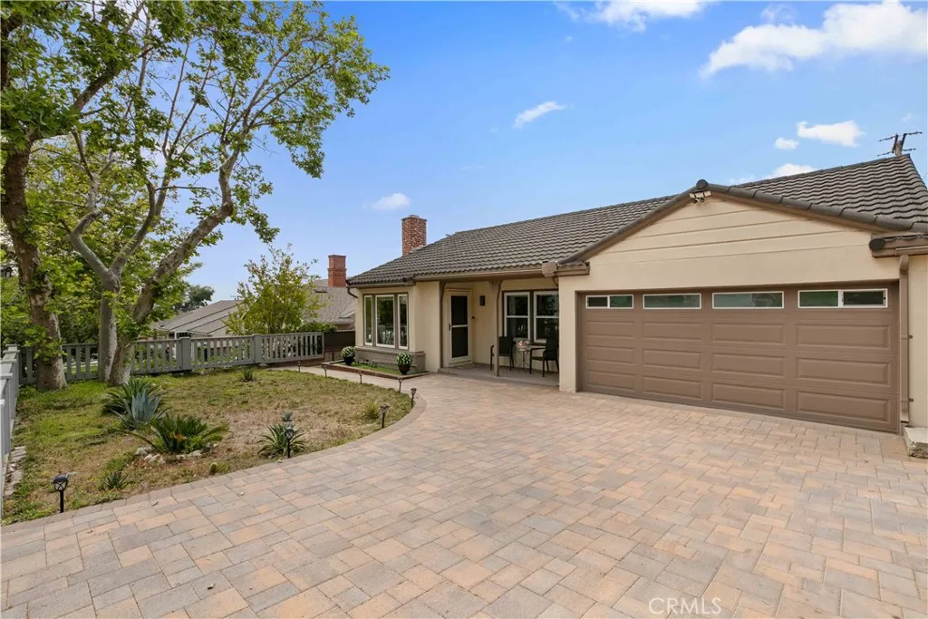 3348 Burritt Way, La Crescenta, California 91214 home-pic-3