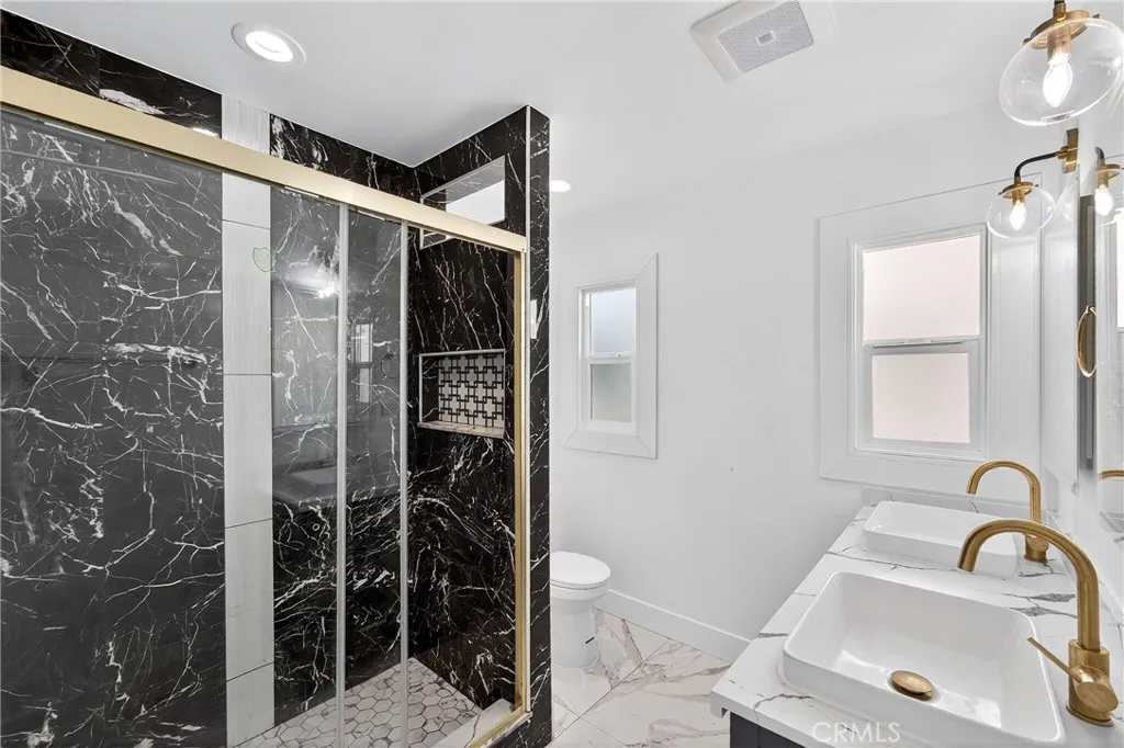 208 S Burris Avenue, Compton, California 90221 home-pic-15