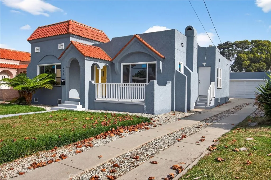 208 S Burris Avenue, Compton, California 90221 home-pic-20