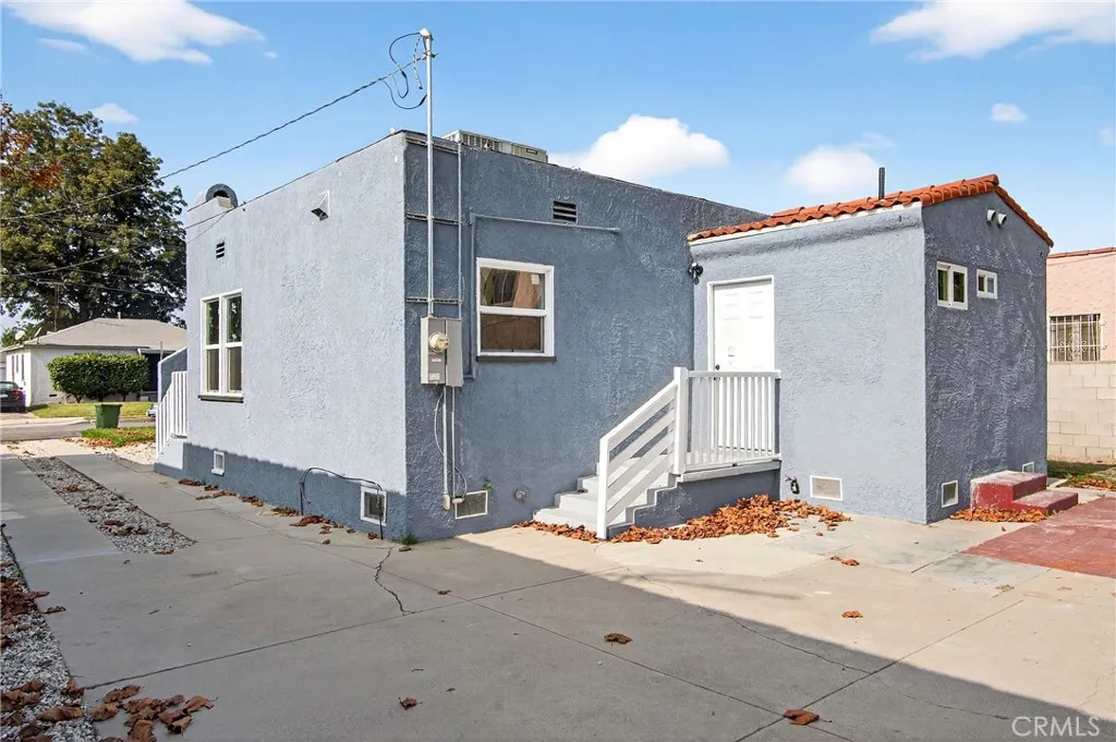 208 S Burris Avenue, Compton, California 90221 home-pic-21