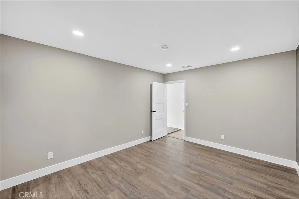 208 S Burris Avenue, Compton, California 90221 home-pic-11