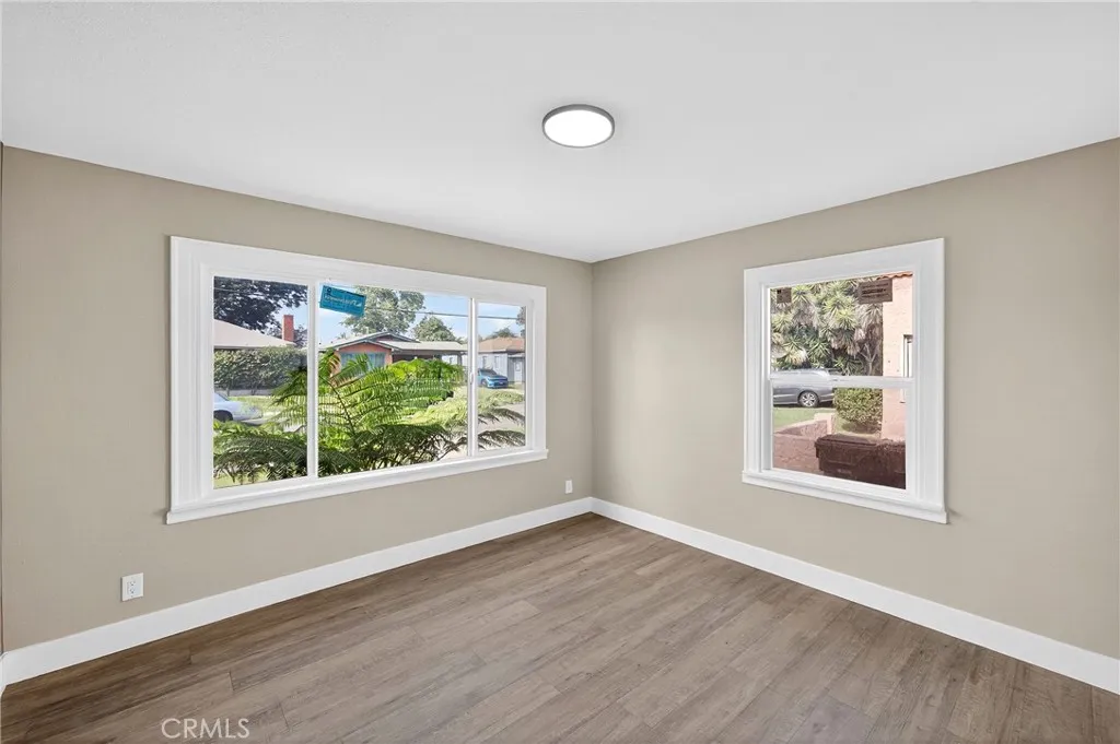 208 S Burris Avenue, Compton, California 90221 home-pic-18