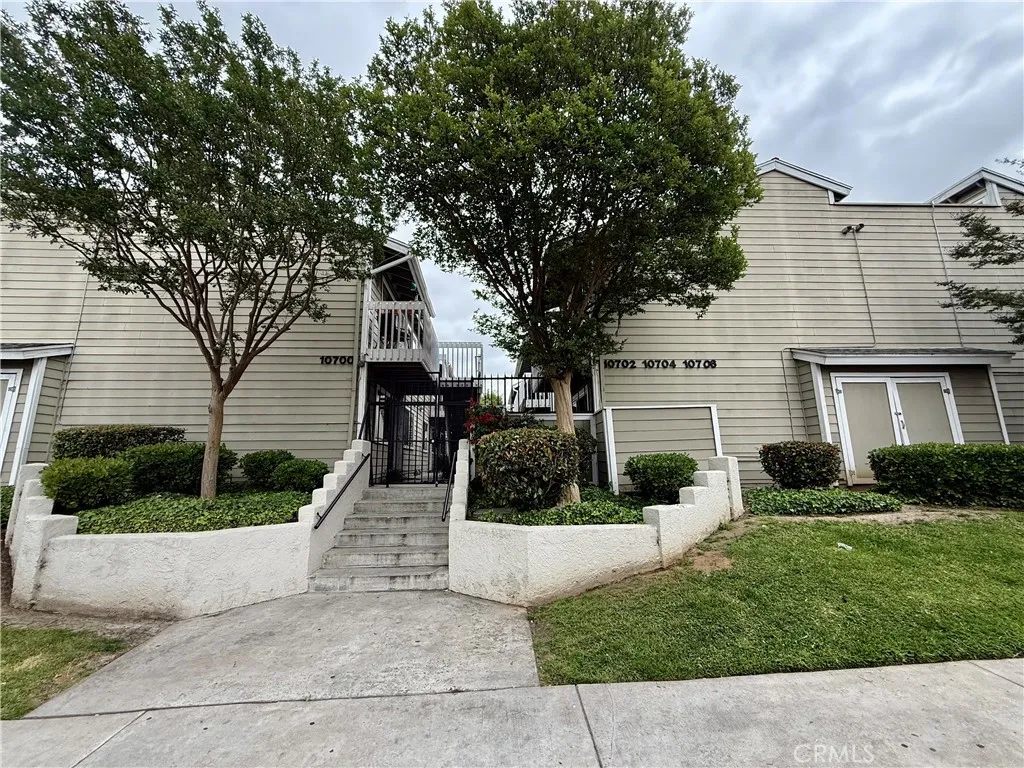 10700 Colima, Whittier, California 90604, 2 Bedrooms Bedrooms, ,2 BathroomsBathrooms,Residential,For Sale,Colima,SB25100059