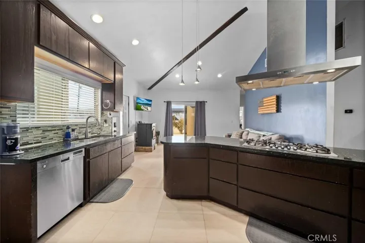 34005 Longview Road, Pearblossom, California 93553