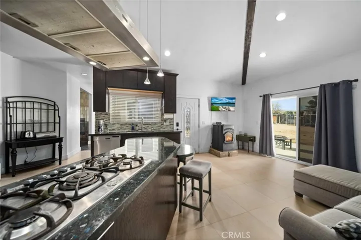 34005 Longview Road, Pearblossom, California 93553