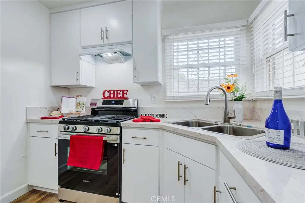 1449 W 45th Street, Los Angeles, California 90062 home-pic-37