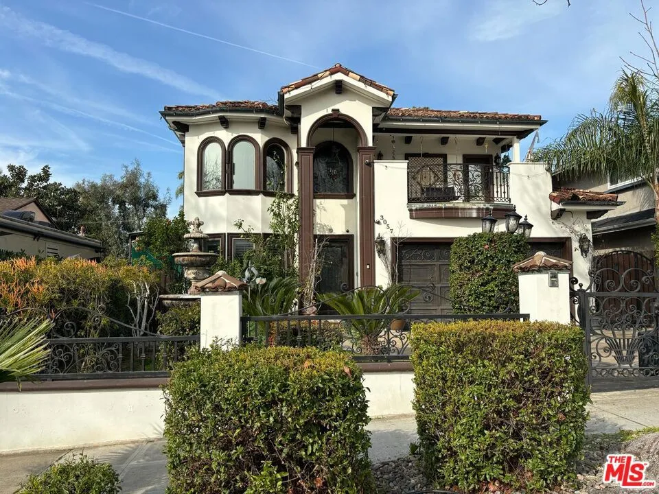 3057 N Naomi Street, Burbank, California 91504, 4 Bedrooms Bedrooms, ,5 BathroomsBathrooms,Residential Lease,For Rent,Naomi,25533739