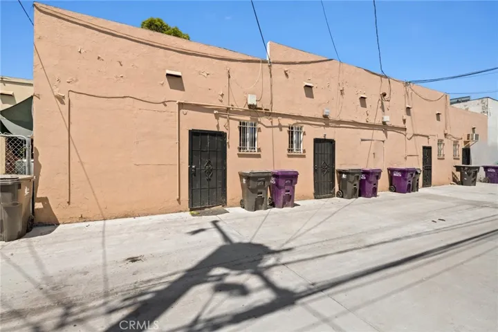 2070 Santa Fe Avenue, Long Beach, California 90810