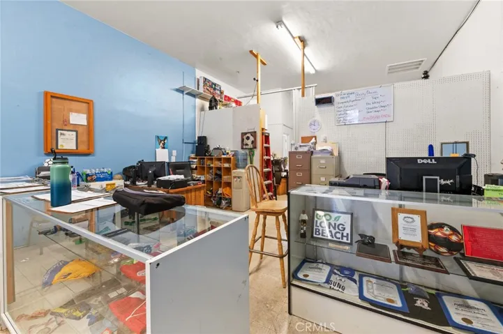 2070 Santa Fe Avenue, Long Beach, California 90810