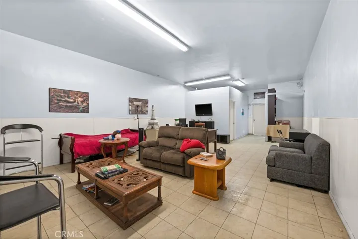 2070 Santa Fe Avenue, Long Beach, California 90810