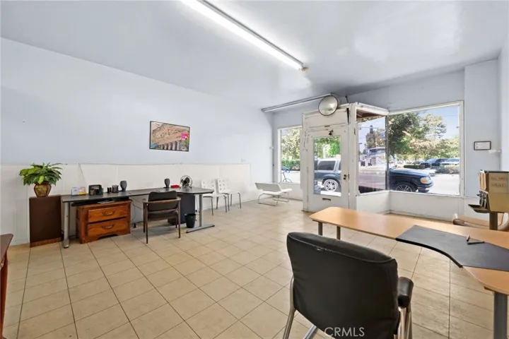 2070 Santa Fe Avenue, Long Beach, California 90810
