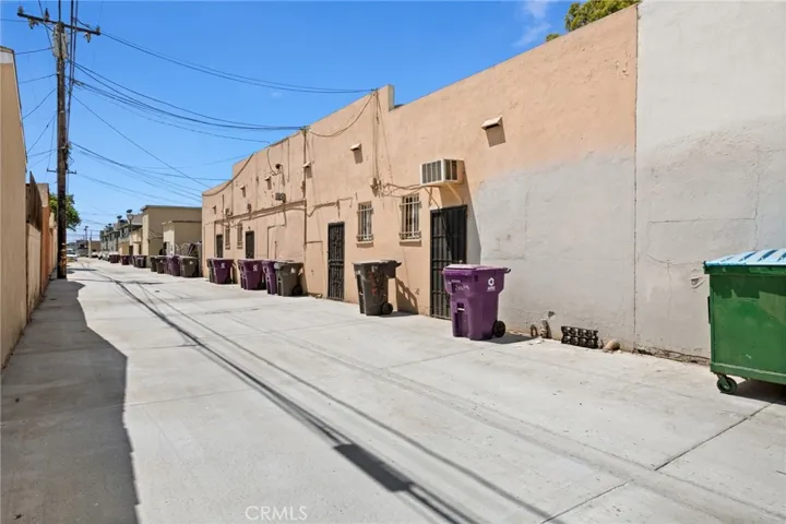 2070 Santa Fe Avenue, Long Beach, California 90810