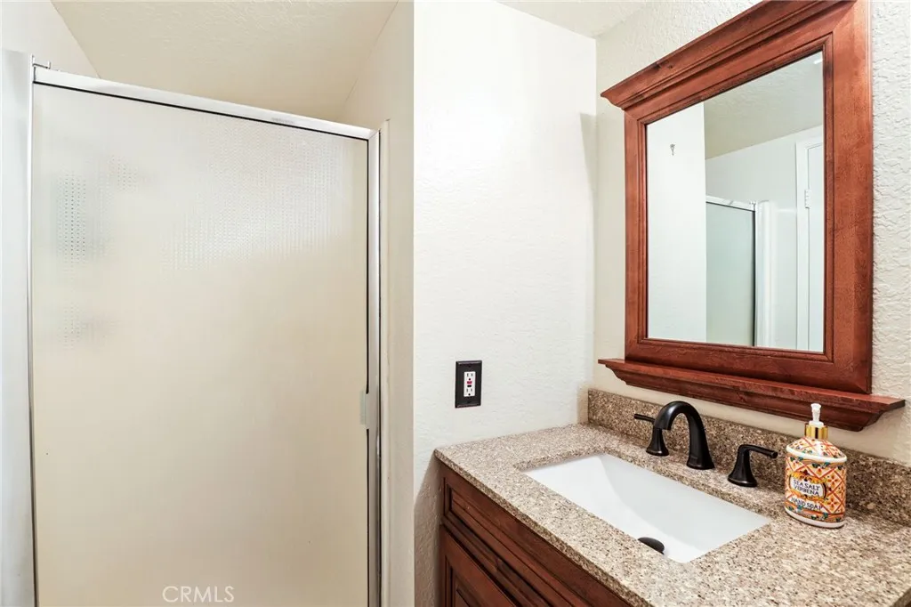 9387 Hot Springs Road, Corona, California 92883 home-pic-33