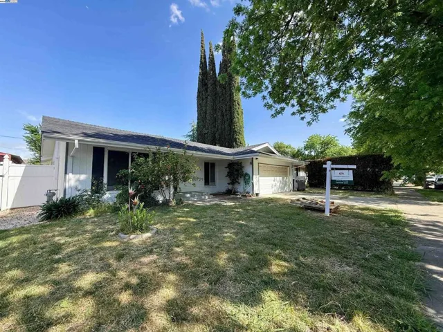2972 Bedford Dr, Merced, California 95340