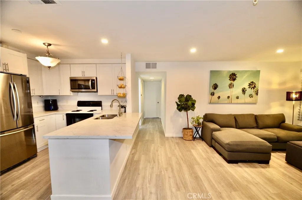 8712 Chessington Drive 255d, Inglewood, California 90305 home-pic-4