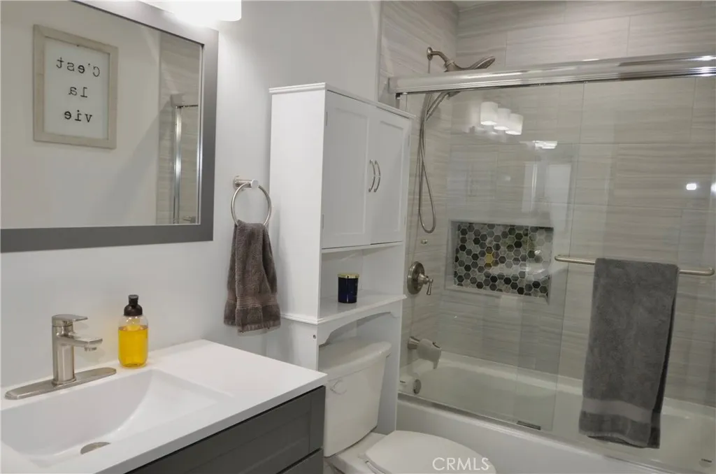 8712 Chessington Drive 255d, Inglewood, California 90305 home-pic-10