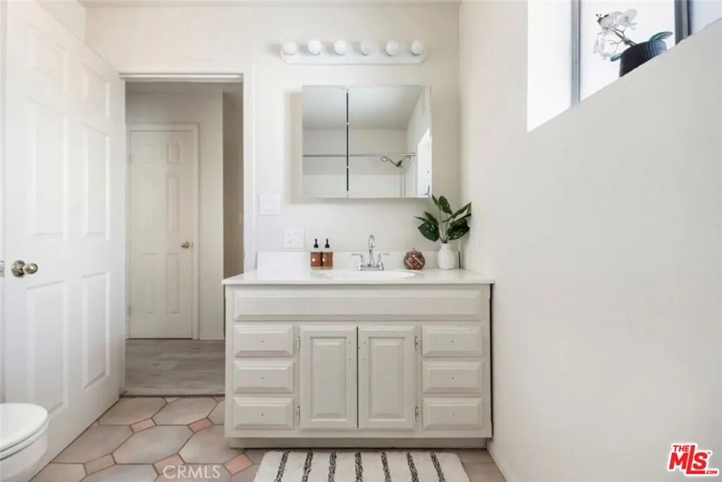 2064 Norwalk Avenue, Los Angeles, California 90041 home-pic-15