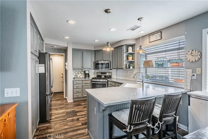 29385 N Lake Drive, Lake Elsinore, California 92530