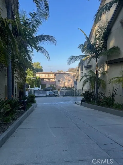 4600 Don Lorenzo Drive 4, Los Angeles, California 90008 home-pic-29