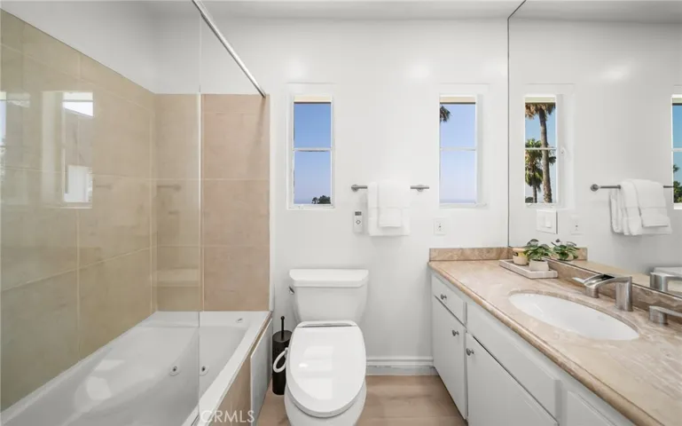 Hall bathroom with spa tub