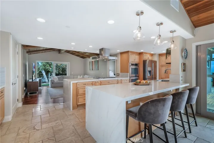 Kitchen and Familyroom