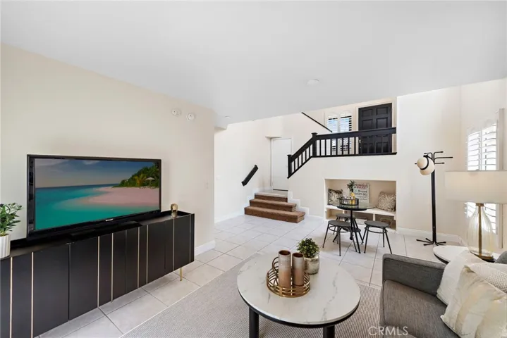 DOWNSTAIRS FAMILYROOM / FLEX SPACE