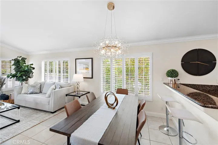 FAMILY ROOM - UP CLOSE