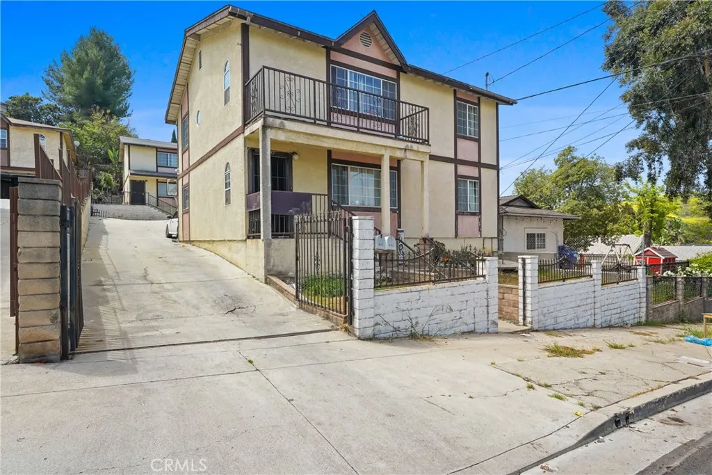 Front Unit 4 beds 2.5 ba