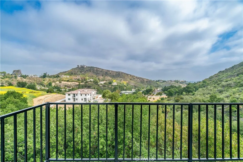 3564 Poppy Drive, Calabasas, California 91302 home-pic-11