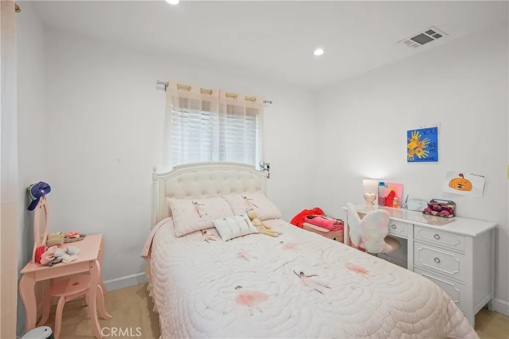 6709 Mammoth Avenue, Valley Glen, California 91405 home-pic-26