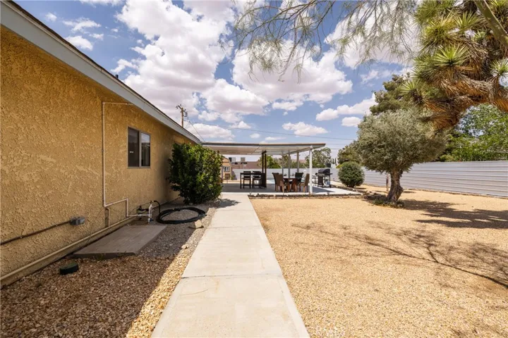 7279 Balsa Avenue, Yucca Valley, California 92284