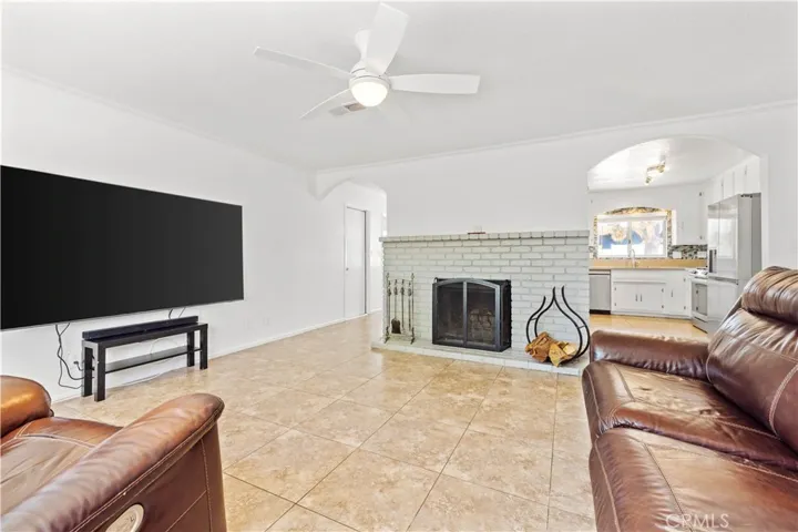 7279 Balsa Avenue, Yucca Valley, California 92284